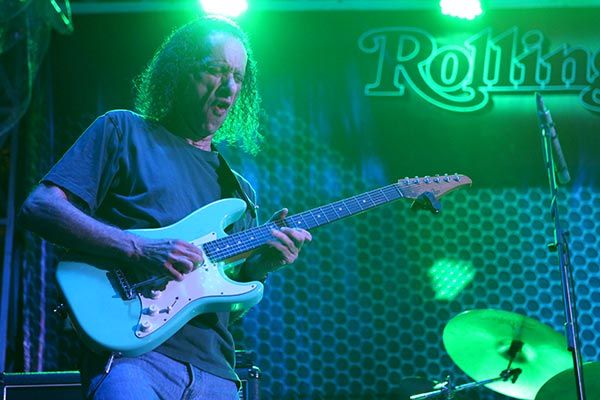 Konser Tribal Tech di Rolling Stone Cafe