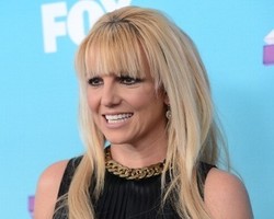 Ups, Britney Spears Tidak Sengaja Pamer Bokong