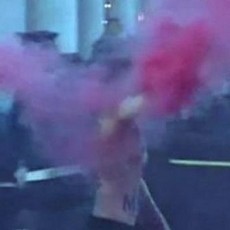 Tolak Pemilihan Paus, Para Wanita Bertelanjang Dada di Vatikan 