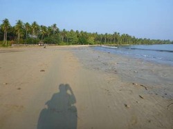 Pantai Sepi di Banten, Datang Saja ke Daplangu