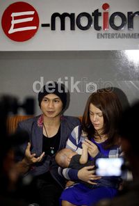 Saga Omar Nagata, 5 Bulan, Lelaki