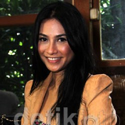 Uli Auliani: Seksi itu Smart, Seksi itu Bukan Fisik 