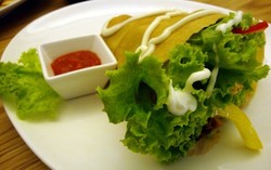 Lembut Manis Kinako Kuromitsu, Crepe Gaya Jepang di Creperie Toichi