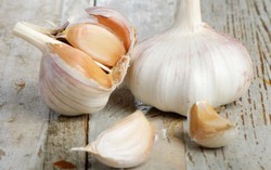 Harga Bawang Putih dan Bawang Merah Masih Tinggi