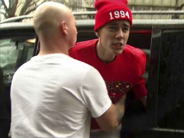 Justin Bieber Berantem dengan Fotografer