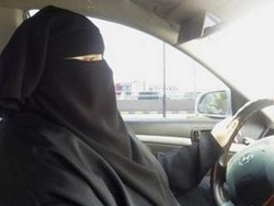 Tuntutan Agar Wanita Boleh Mengemudi di Arab Kian Santer