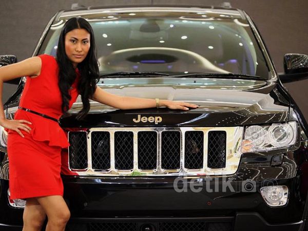 Grand Cherokee 3.6 L Overland Tampil Perkasa