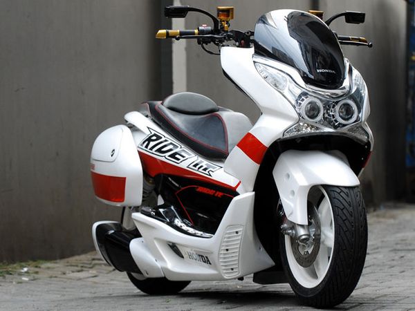 Honda PCX 150 Low Rider