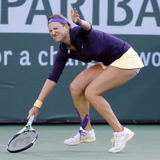 Azarenka ke Perempatfinal, Radwanska Kandas