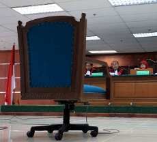  Tak Ada di Persidangan, Neneng Diberi Kelonggaran untuk Tanggapi Vonis