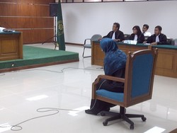 Sakit Maag Akut, Neneng Hanya Mampir Sebentar di Pengadilan Tipikor