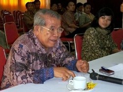 Merokok Saat Rapat, Anggota DPR Parlindungan Hutabarat Minta Maaf