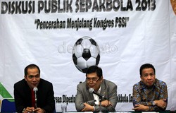 Menurut mereka sepakbola kini digunakan oleh sebagian orang untuk kendaraannya dalam mencapai kepentingan politiknya.