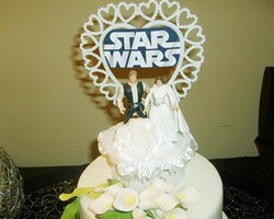 6 Topping Kue Pernikahan Unik, Mulai dari Zombie Sampai Star Wars!