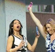 Bergaya ala Broadway, Rilis Galaxy S 4 Dinilai Lebay 