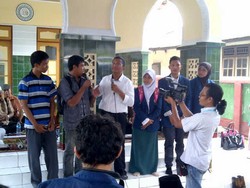 Usai Tinjau Tol Bali, Dahlan Kunjungi Perajin Tempe & Mahasiswa di Mataram