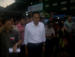 SBY Marah Harga Bawang Melonjak, Gita Wirjawan Langsung Sidak ke Pasar