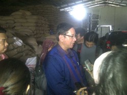 Diduga Tempat Penimbunan, Gudang Bawang Putih Impor Disidak