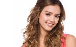 Banyak Makan Sayuran, Rahasia Bugar Keluarga Jessica Alba