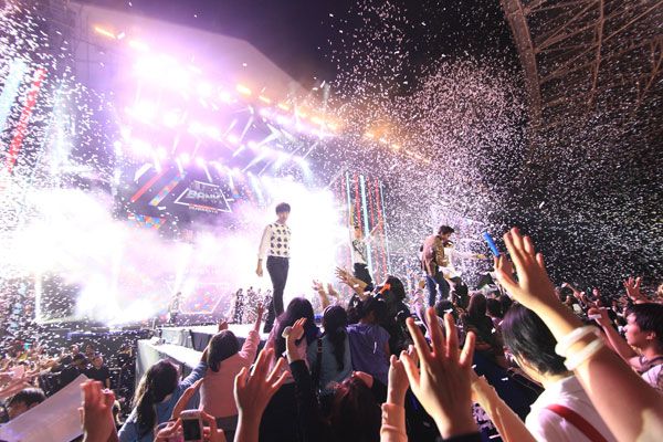 Konser Music Bank di Stadion Gelora Bung Karno Senayan