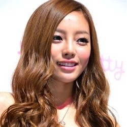 5 Fakta Menarik Soal Si Cantik Goo Hara KARA