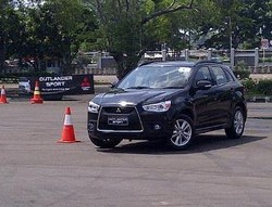 Mitsubishi Ajak Konsumen Outlander Safety Driving