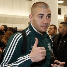 Masih Betah di Madrid, Benzema Takkan ke PSG