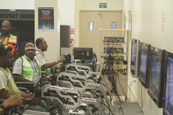 Pelatihan Sebelum Mengendarai Truck Raksasa