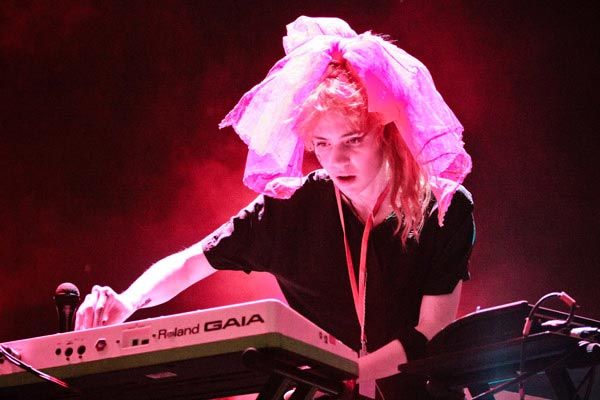 Musik Mutakhir Grimes Tiba di Jakarta