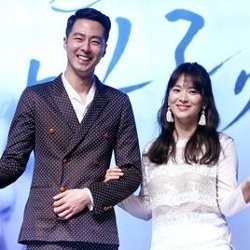 Saat Song Hye Gyo dan Jo In Sung Saling Memuji