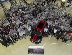 MINI Rayakan Produksi Countryman ke-250 Ribu Unit