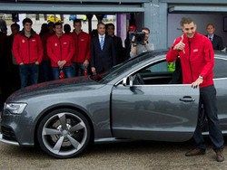 Ngebut 216 Km/jam, Benzema Didenda Rp 227 Juta