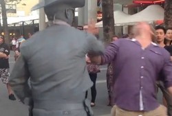 Dijahili, Seniman Jalanan di Australia Tonjok Turis