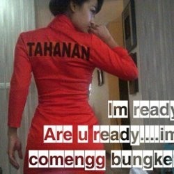 Dijemput Kejari, Julia Perez Nge-tweet Foto Pakai Baju Tahanan