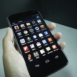 Predator Buas Megalodon & Misteri Google Nexus 5