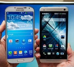 Galaxy S 4 vs iPhone 5 vs HTC One vs BlackBerry Z10