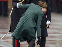 Ups, Sepatu Kate Middleton Nyangkut