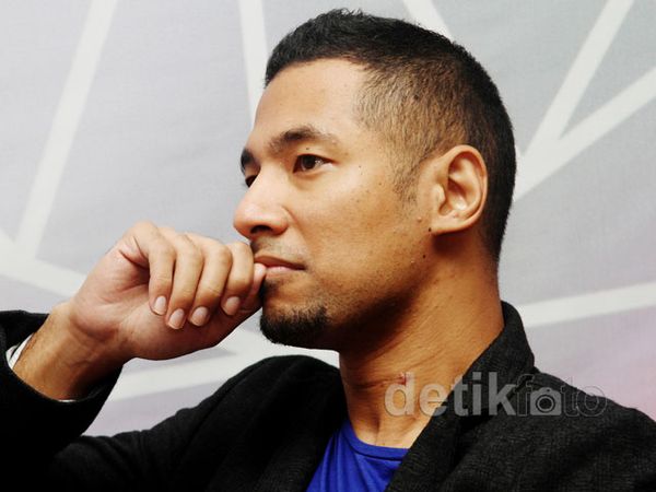 Marcell Siahaan Termenung