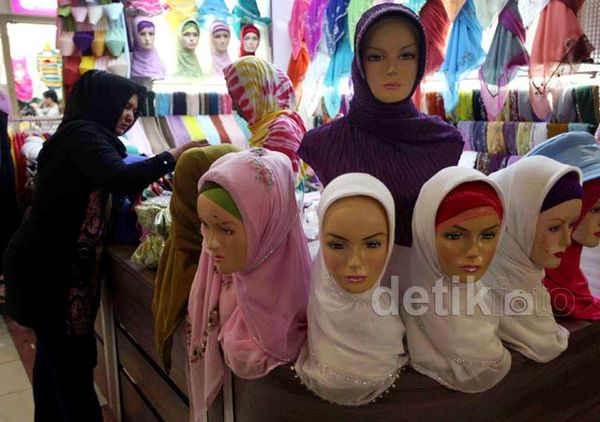 Pakaian Impor Kuasai Pasar Domestik Pakaian Impor Kuasai Pasar Domestik