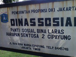 Suka Duka Dodih, Penjaga Panti Cipayung yang Sabar Diludahi dan Dicakar