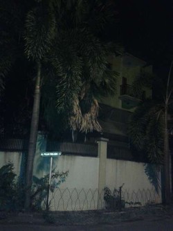 KPK Gembok Rumah Rusli Zainal di Kembangan Jakbar