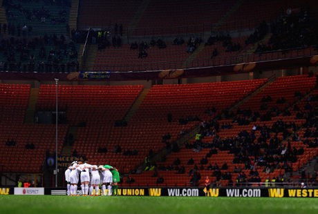 Suporter Inter Didakwa Rasis Saat Laga Kontra Spurs