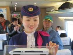 Ini Dia Para Pramugari Cantik di Kereta Api Cepat China