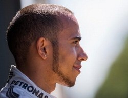 Hamilton Pede Bisa Lebih Oke di Sepang