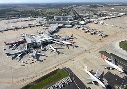 Asap Keluar di Bandara Melbourne, Penerbangan Ditunda