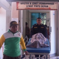 Pedagang Kripik Ditemukan Tewas Mengambang 