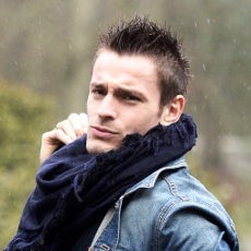 Prancis Kehilangan Debuchy