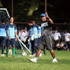 Status Pelatih Simpang Siur karena Timnas Dicampuri Banyak Tangan
