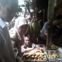  Jokowi Ingin Bedah Pasar Poncol Kayak Hipermarket