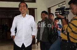 Gaji Sopir TransJ Lampaui Dokter, Jokowi: Jangan Dibanding-bandingkan